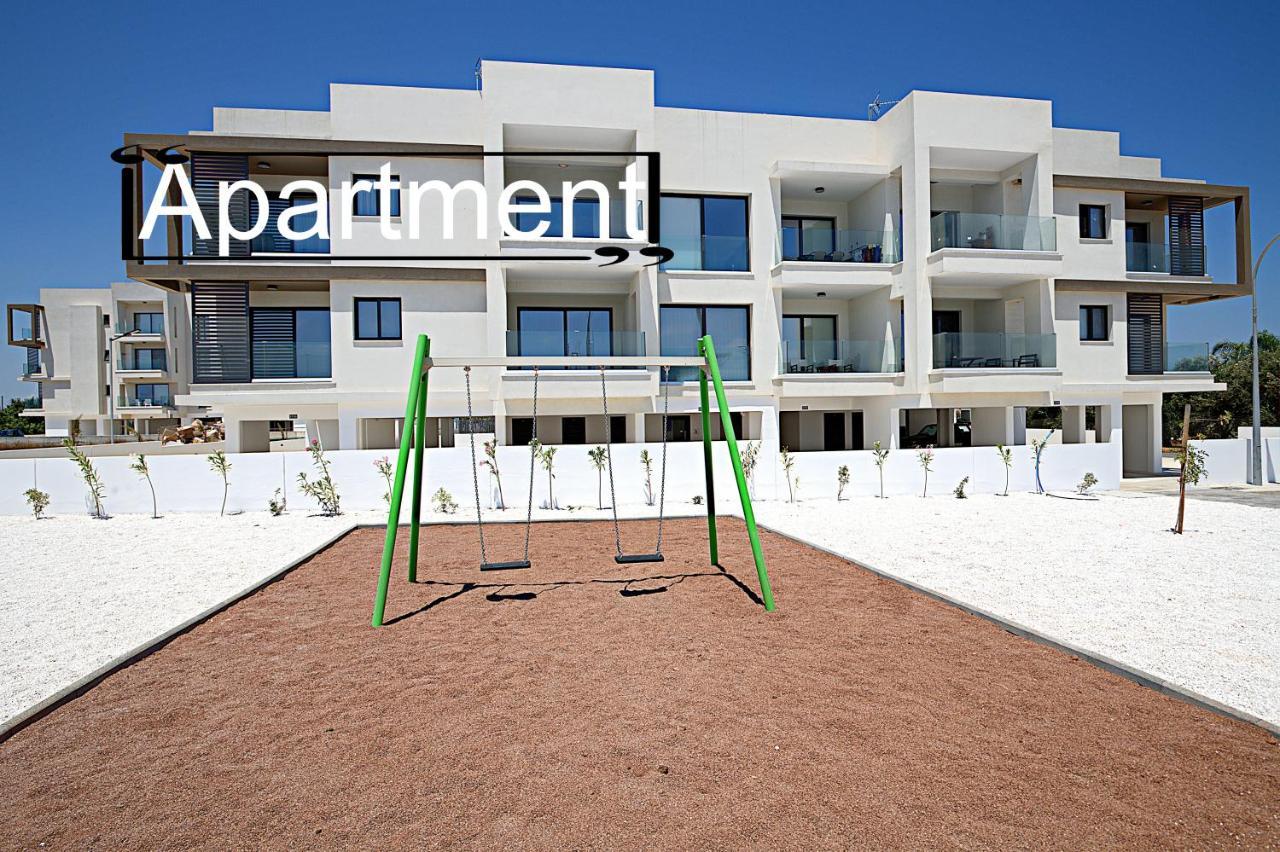Golden Tree Apartment Paralimni Buitenkant foto