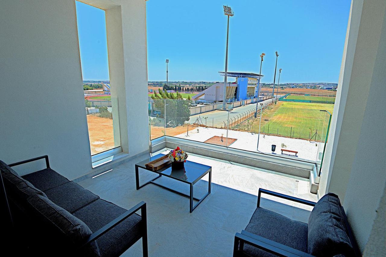 Golden Tree Apartment Paralimni Buitenkant foto