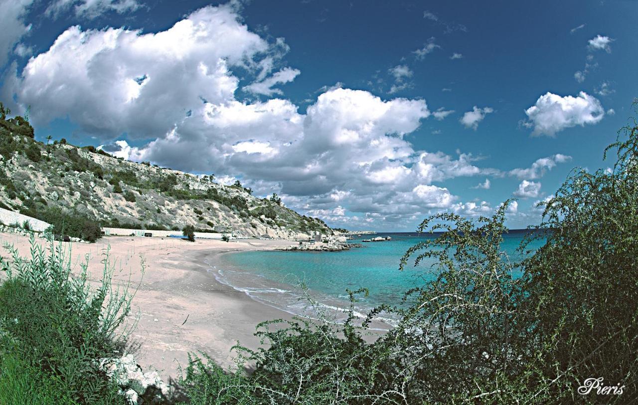 Golden Tree Apartment Paralimni Buitenkant foto