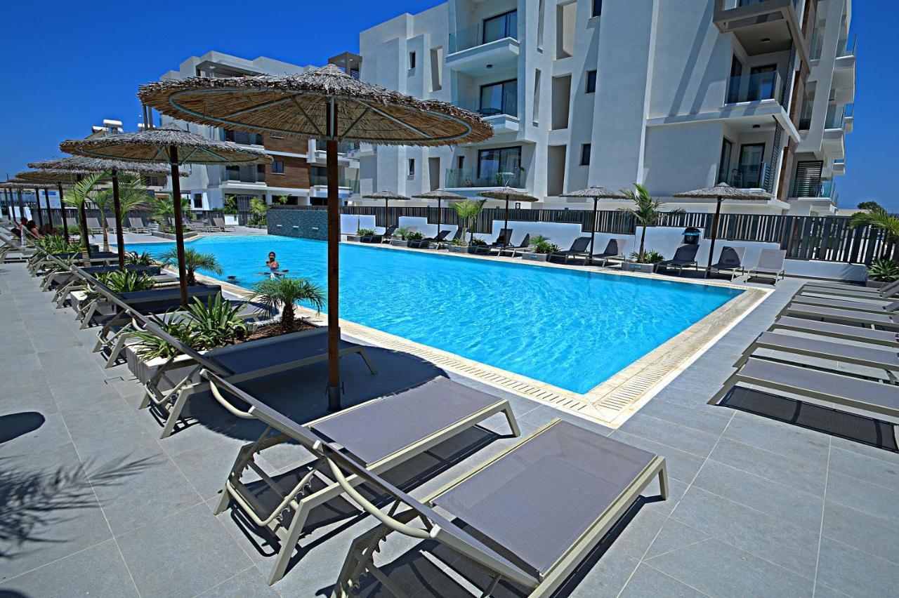 Golden Tree Apartment Paralimni Buitenkant foto