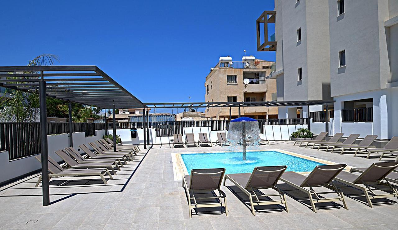 Golden Tree Apartment Paralimni Buitenkant foto