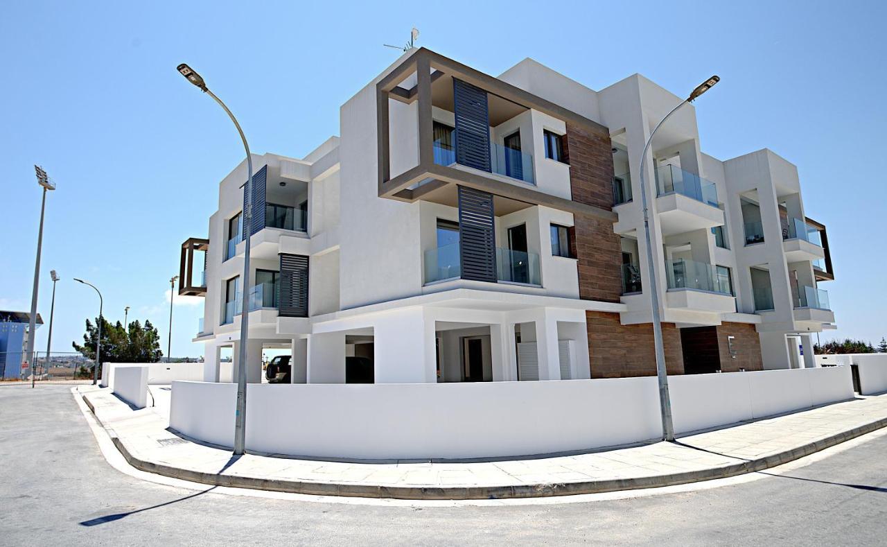 Golden Tree Apartment Paralimni Buitenkant foto