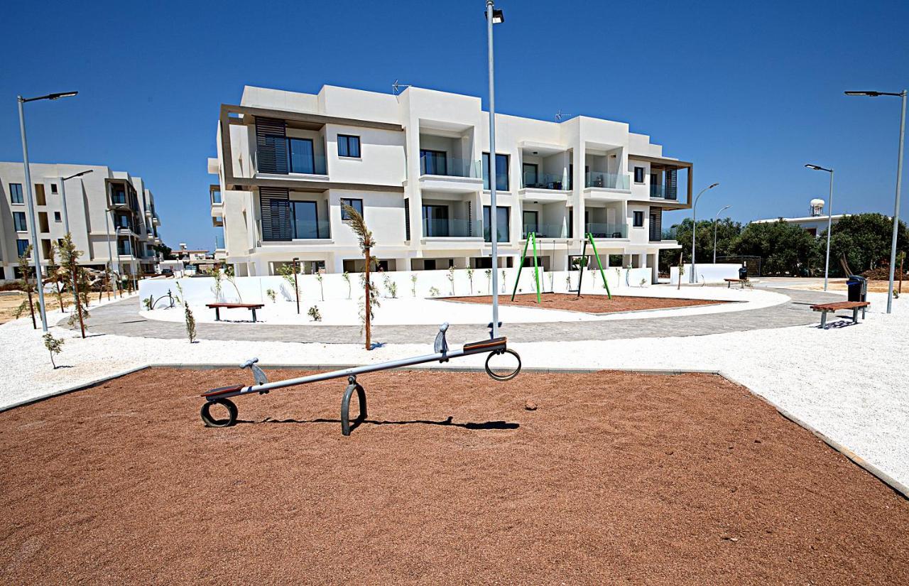 Golden Tree Apartment Paralimni Buitenkant foto