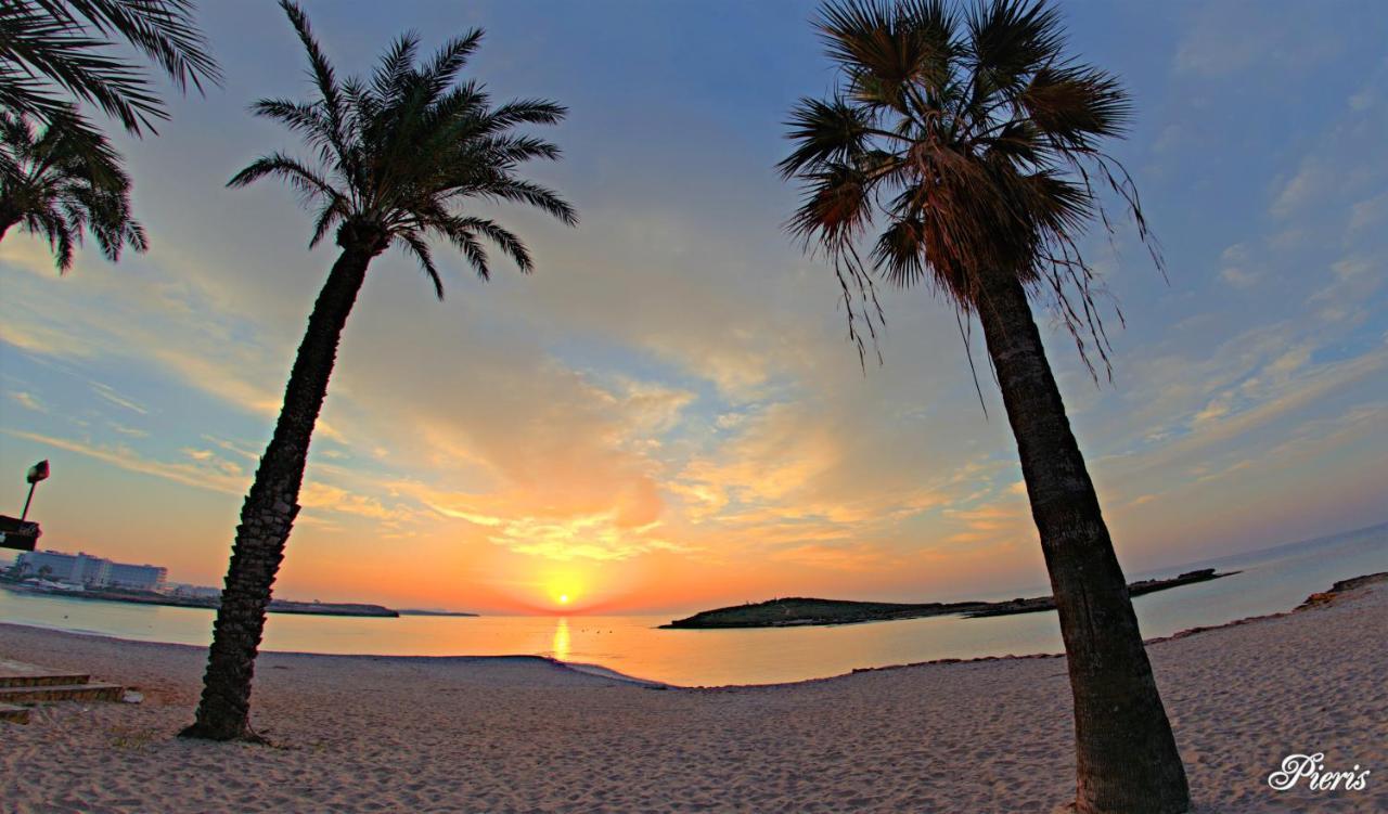 Golden Tree Apartment Paralimni Buitenkant foto