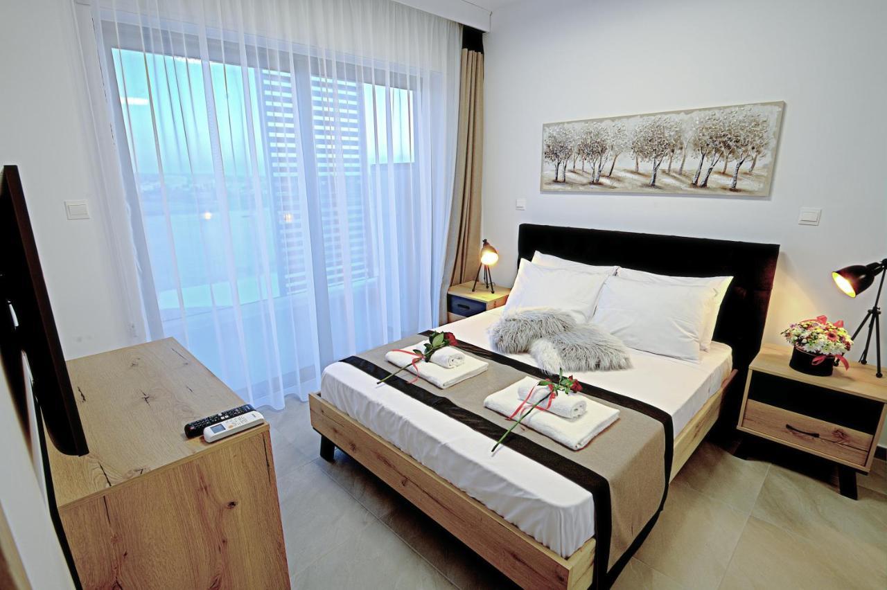 Golden Tree Apartment Paralimni Buitenkant foto