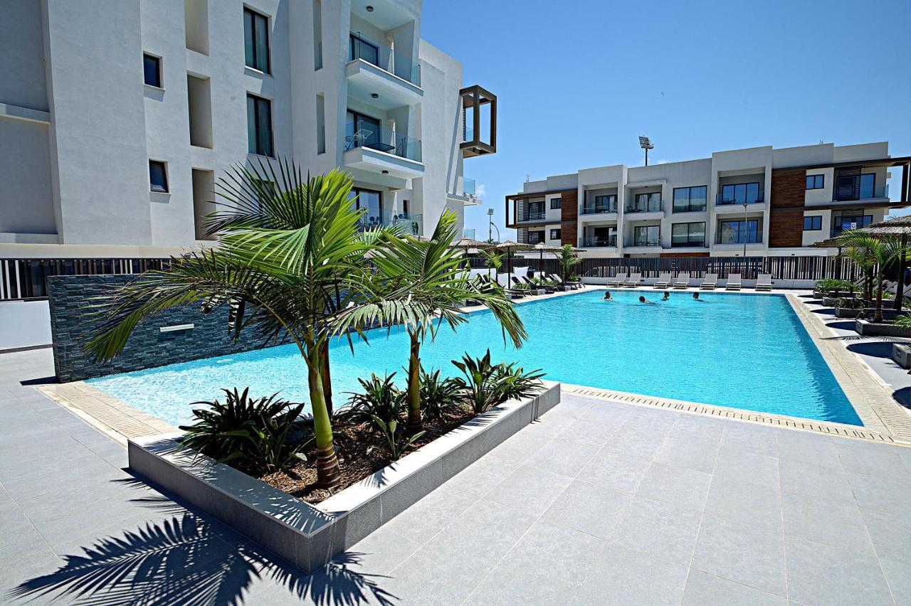 Golden Tree Apartment Paralimni Buitenkant foto