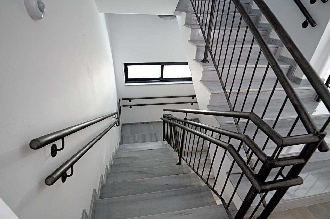Golden Tree Apartment Paralimni Buitenkant foto