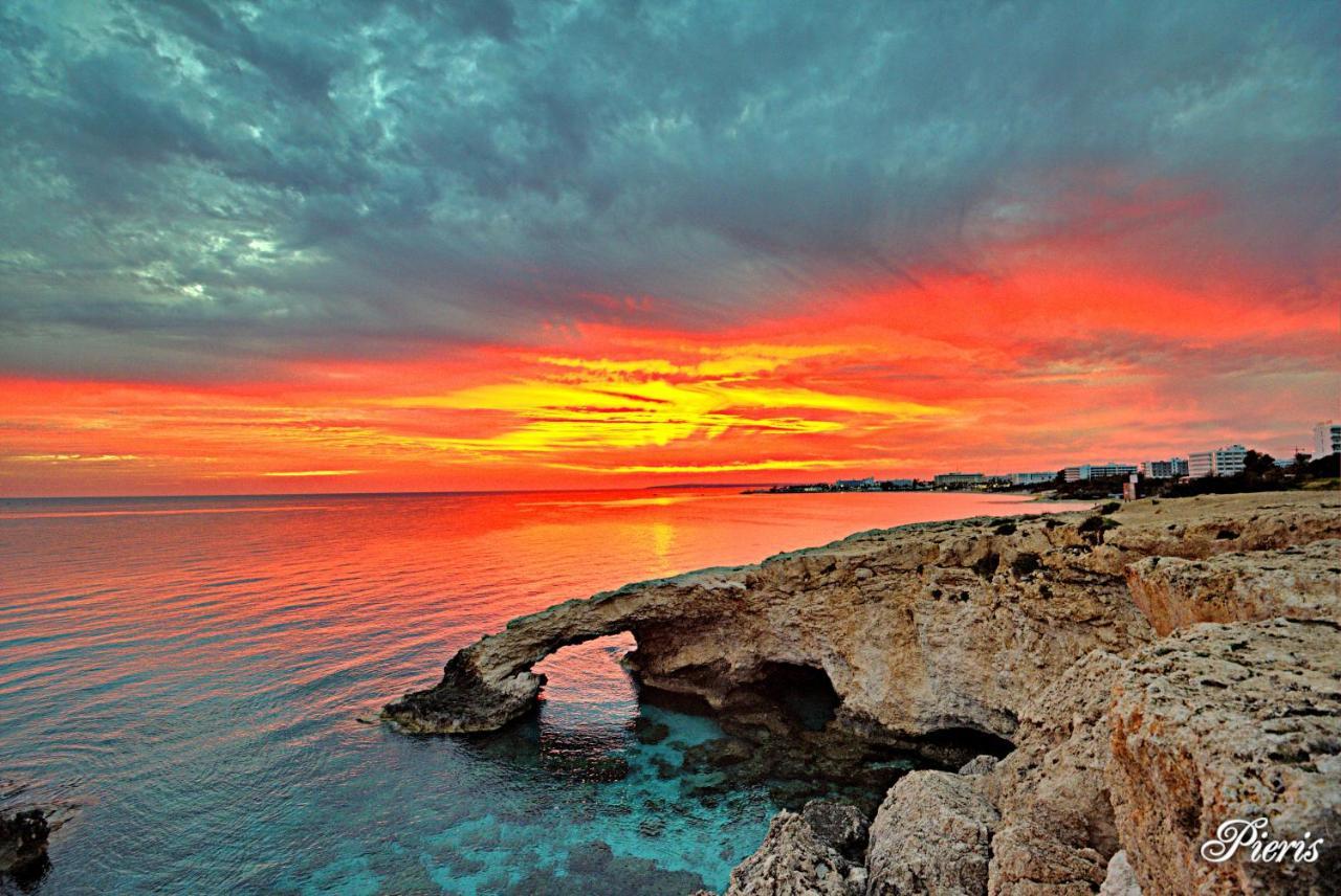 Golden Tree Apartment Paralimni Buitenkant foto